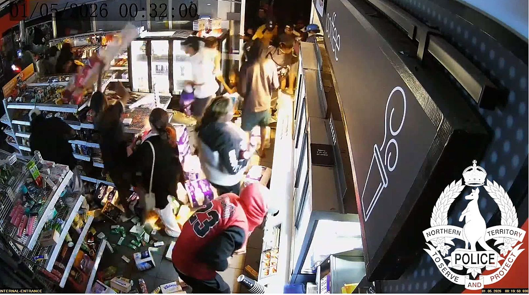 澳洲爆发大规模骚乱！商店、加油站被洗劫一空，车辆被焚，现场混乱不堪（组图） - 3