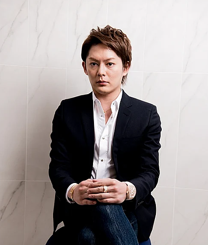日本破产“青汁王子”和未婚生子的中日混血女星官宣婚讯，最能塌房的两个人竟然结婚了！（组图） - 4