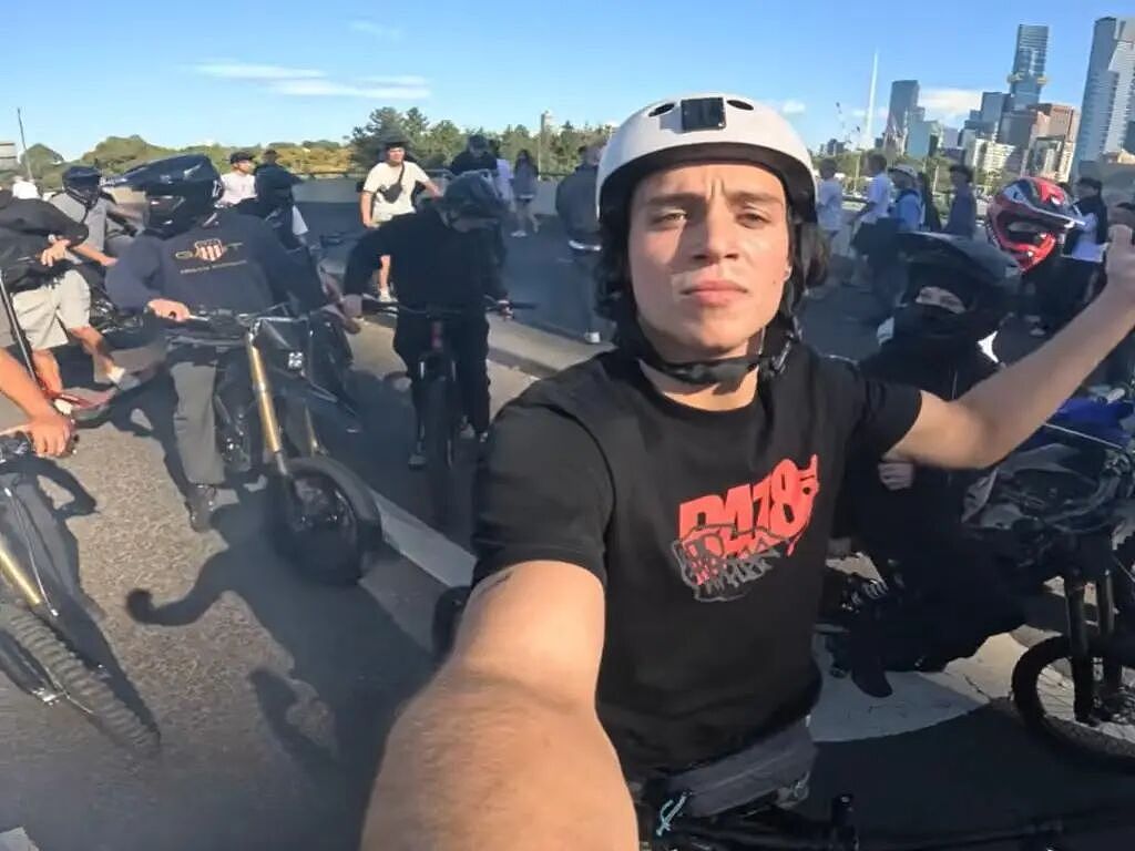 墨尔本CBD失控！500人骑士“占领”街道，警方直呼没辙（组图） - 5