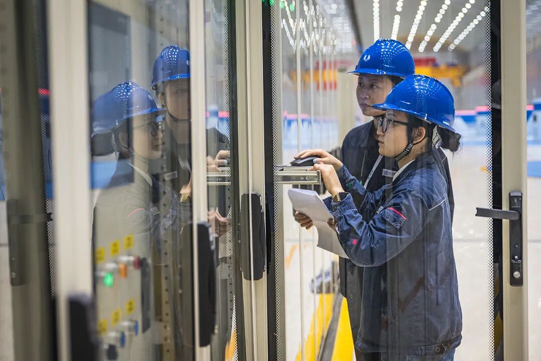 文科女博士，退学做维修 - 10