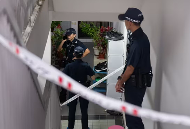 新加坡组屋现骇人命案：华裔女惨遭情杀、前男友坠楼送医！现场血迹斑斑（组图） - 12