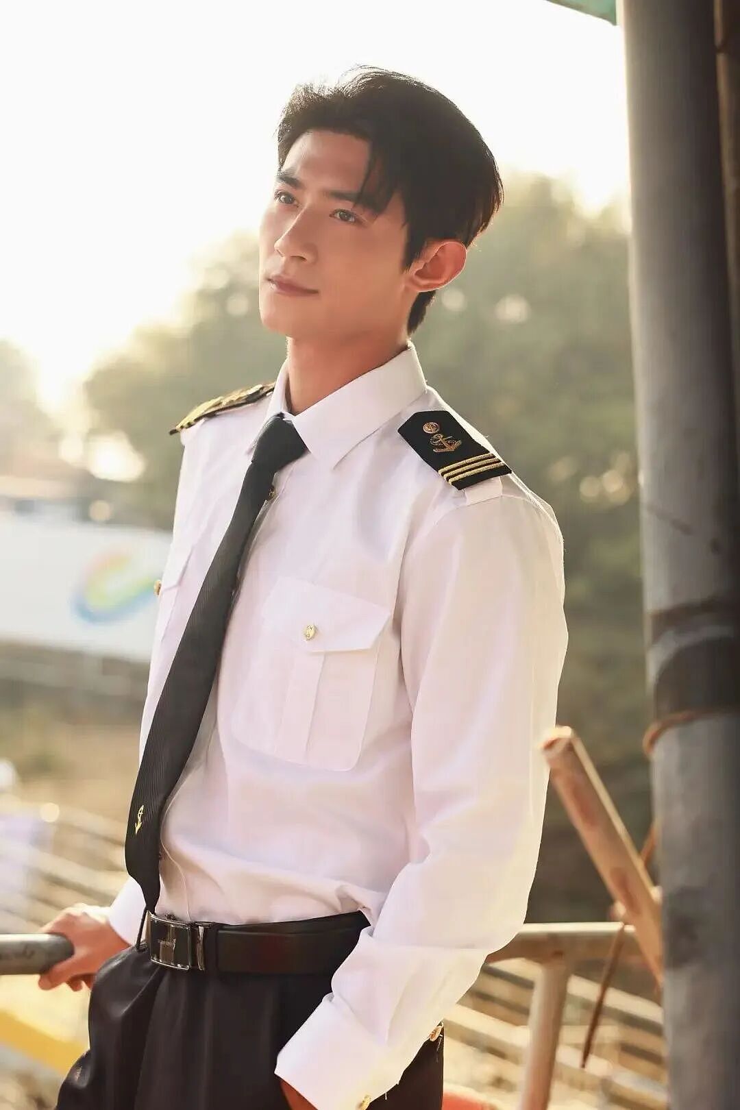 女老师爱上卖鱼男,被嫌弃的“恋爱脑”怎么偷偷在短剧里翻身了? - 5