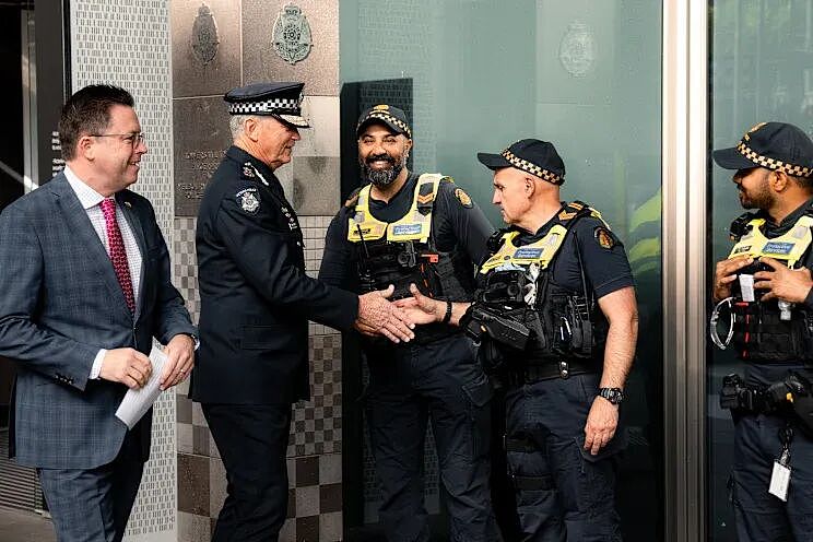 维州警队一哥警告：别指望了，警察局不会重开！ - 2