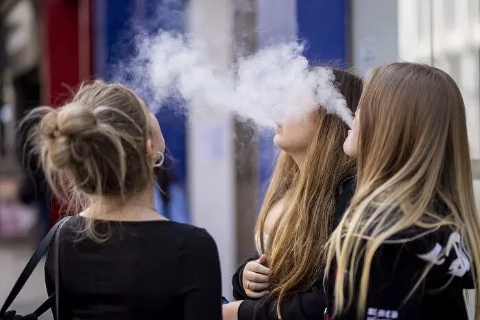 英国电子烟商店成恋童癖猎场！用免费电子烟诱骗少女进行性侵 - 2