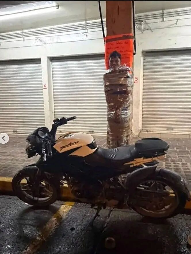墨西哥出了个蝙蝠侠？把小偷绑电线杆上，旁边还放上罪证，结果反被通缉了... - 5