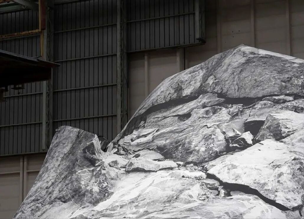 巴黎地标建筑被包成虫洞？市民破防：以前丑哭了，现在丑笑了（组图） - 8