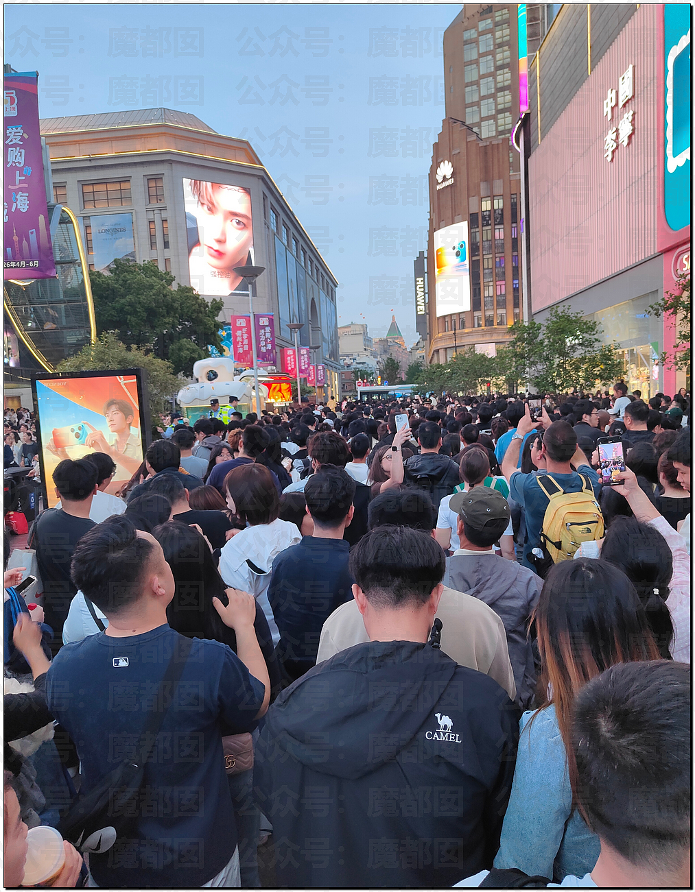 肉贴肉，人挤人！五一长假首日，中国各大景点已爆（组图） - 150