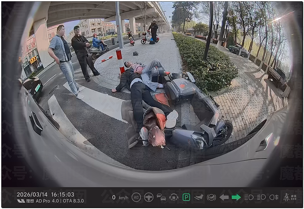 全网质疑：1分钟别停奔驰8次的路虎车主，到底是哪位达官显贵？（组图） - 29