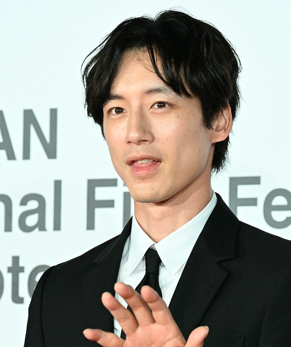 日本盐系男神断崖式衰老，清爽少年变油腻老登！网友悲鸣：花美男花期这么短么！（组图） - 12
