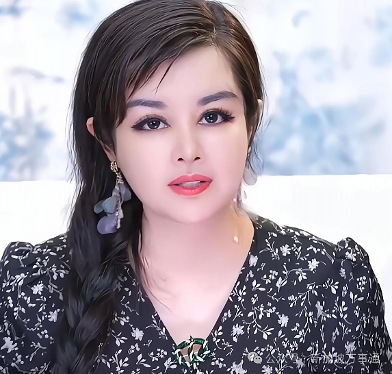 中国56岁美女总裁娶小31岁男模，嫁妆高达5000万！网友：比短剧还狗血（组图） - 8