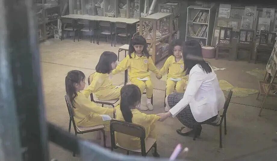 辛苦考上幼师,幼儿园没了(组图) - 6