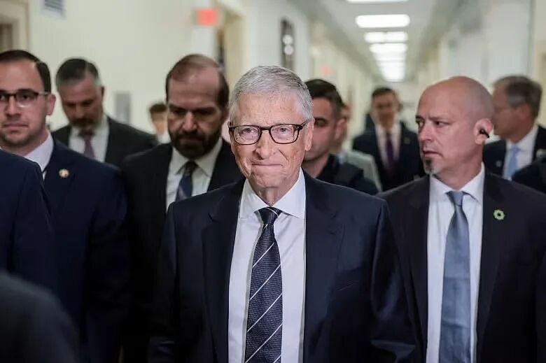 比尔盖茨国会作证!自曝被爱泼斯坦掌握出轨把柄,惨遭敲诈?这越来越狗血了...(组图) - 2