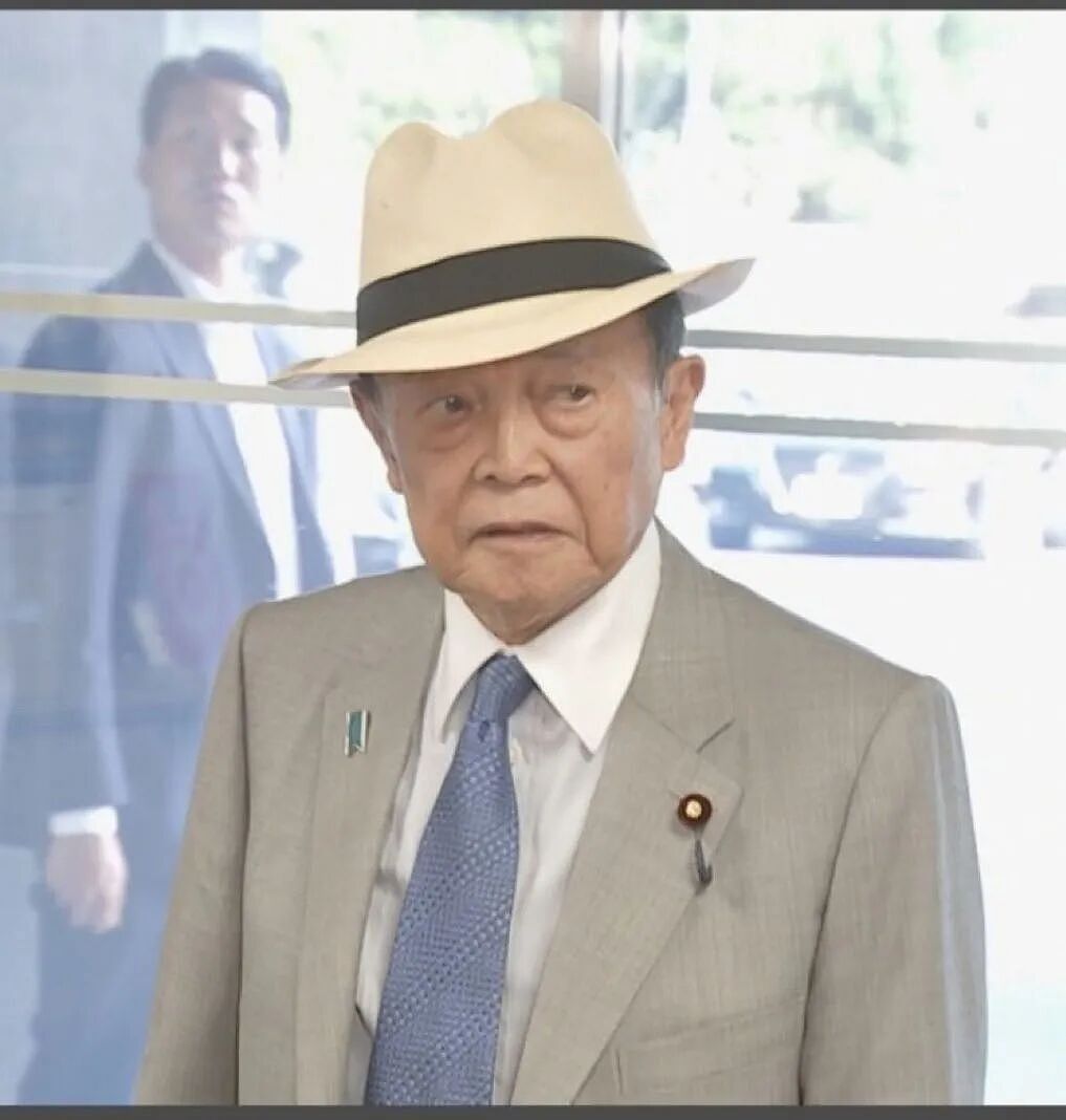 高市首相发“咯噔文学”卖惨:每天只睡3小时,还要缝裙子刷碗!却遭日本网友怒批 - 16