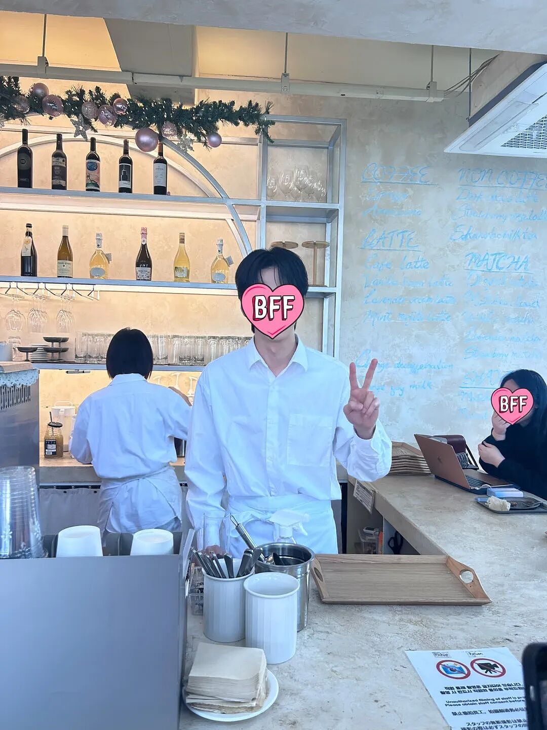 笑死！妹子打卡帅哥咖啡店后发文吐槽被诈骗！说好的韩系帅哥呢？（组图） - 1