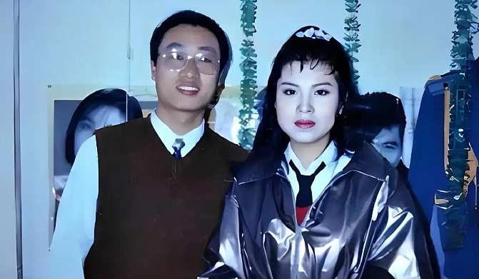 她9次登上春晚,被老外骗走3千万,40岁嫁小13岁男友,如今过得怎样了?(组图) - 3