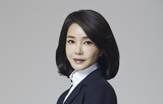 韩前总统夫人将入狱,主审法官离奇坠亡留遗书!多名身边人“被自杀”,名单再+1?(组图) - 4