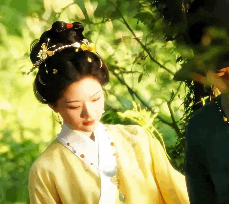 丑到被劝整容的中国95花，又去演绝世美女了？网友：太冤了…（组图） - 6