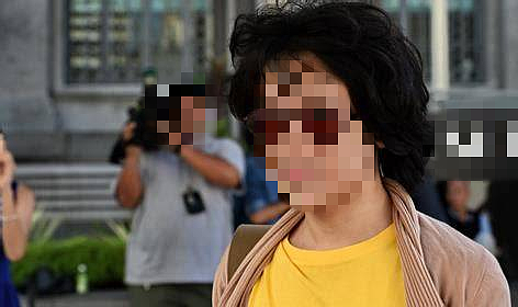 中国小伙重拳怒揍新加坡争议“网红”,竟获百万网友力挺致敬!只因...(组图) - 18