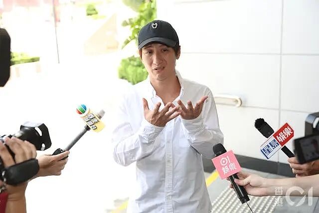 一脚踏五船，“港圈第一渣男”也能被洗白？网友：笑死，全靠同行衬托 - 25