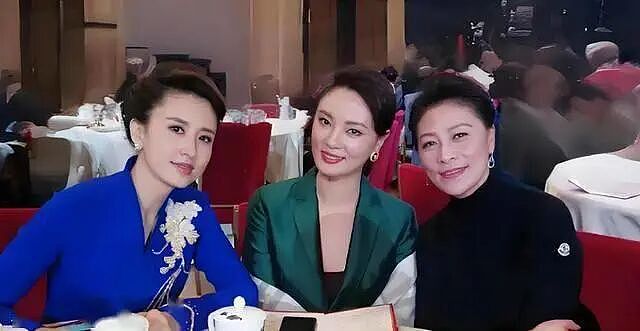 从央视巅峰到“克夫”骂名:男友死缓,丈夫惨死!现在49岁,如今活成了“王炸”(组图) - 11
