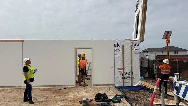 澳洲史上最快速度!多亏中国!澳大型建筑商20天在墨尔本建了2套房,质量让工人惊呆了 - 10