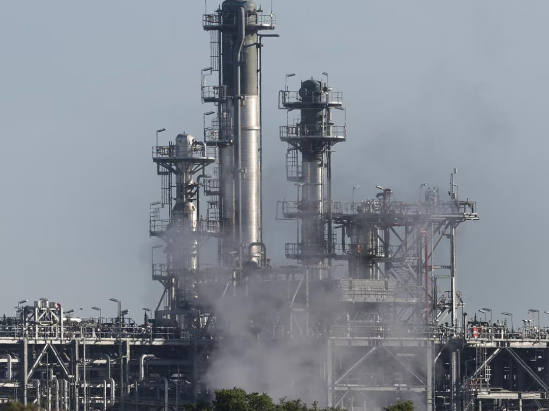 澳洲炼油厂大爆炸！火烧13小时产能骤降40%，总理紧急发声，油价却意外下跌（组图） - 5