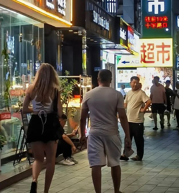 第一批挤爆广东的韩国人,优越感被彻底击碎(组图) - 16