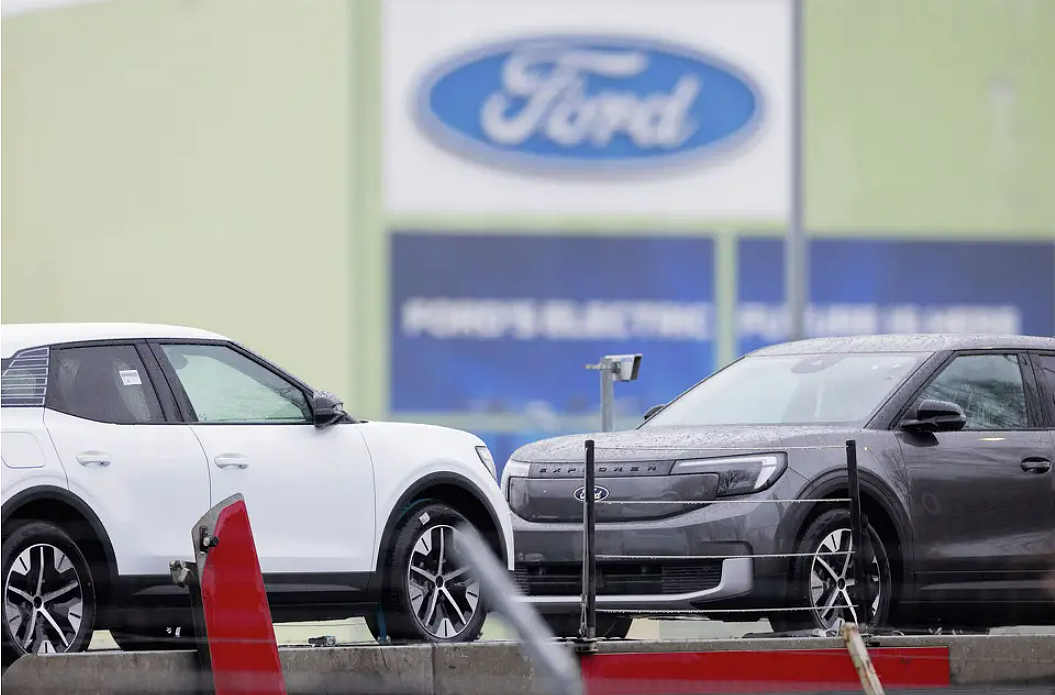 福特紧急召回近38.8万辆SUV:后排座椅行驶中可能突然滑动或倾倒 - 4