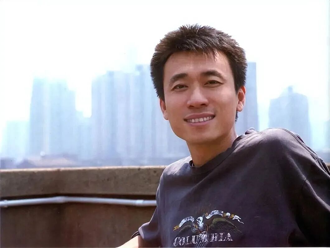 亿万富豪迎娶美女主持人，转头却与女演员同居！原配凭一己之力搞垮整个巨头公司 - 2