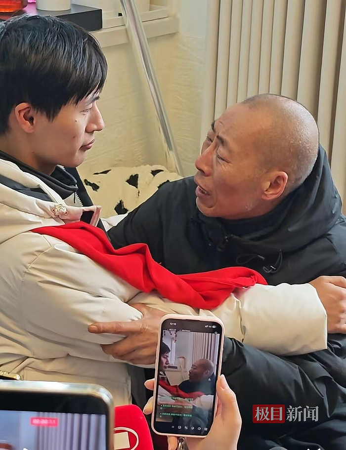 华人8岁来到加拿大,却开启地狱难度!寻亲成功父子抱头痛哭、还是无奈离开(组图) - 9
