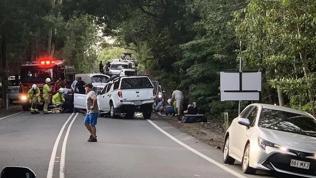 丰田车里两个人,被飞来的奥迪车砸死 - 4