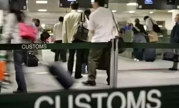 持外交护照也没用!年度最佳裁判抵达美国后遭遣返,无缘世界杯 - 4