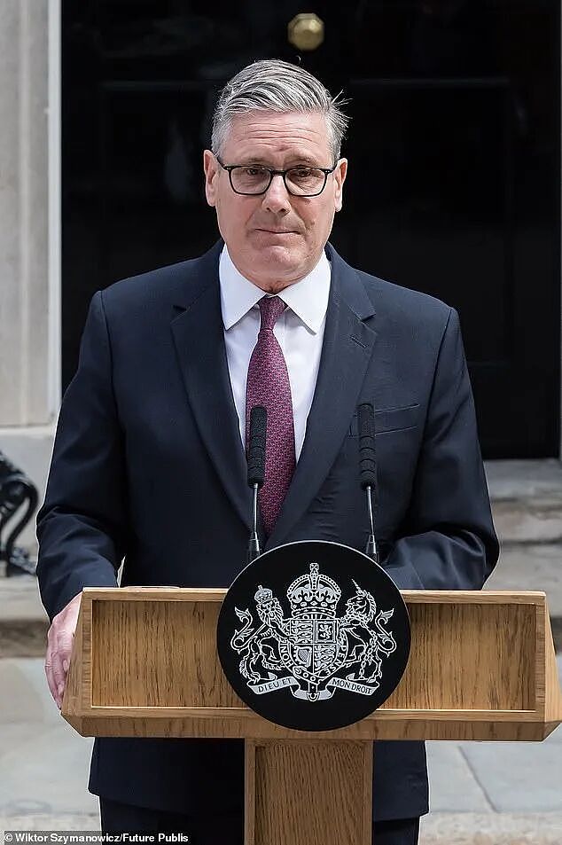 英国首相请辞唐宁街10号，遭到英国人嘲讽：早就该卷铺盖滚蛋了（组图） - 9
