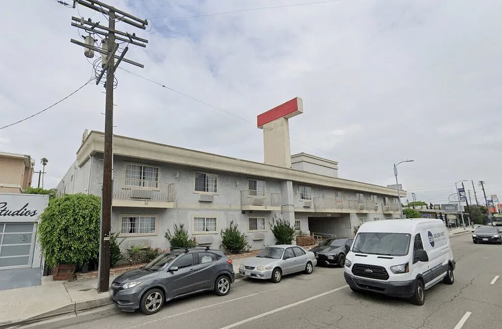 $62.5万一间房却空置6年!洛杉矶花近$2000万安置流浪汉,至今无人入住(组图) - 1