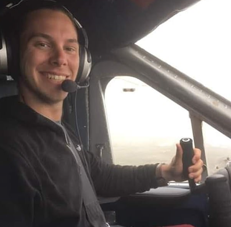 纽约突发空难：加航客机降落撞上消防车，正副机长当场身亡，视频和录音曝光（视频/组图） - 5