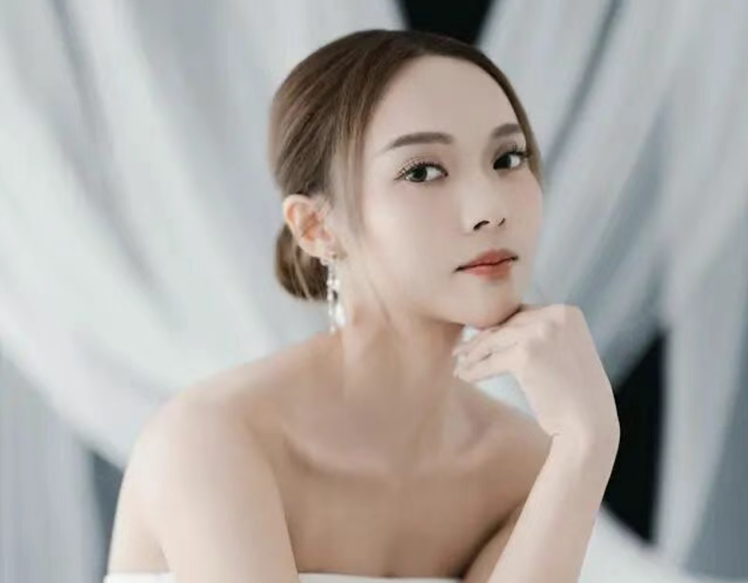 恭喜!29岁女星结婚,与圈外人老公台上激吻!曾患暴食症,淡出幕前 - 5