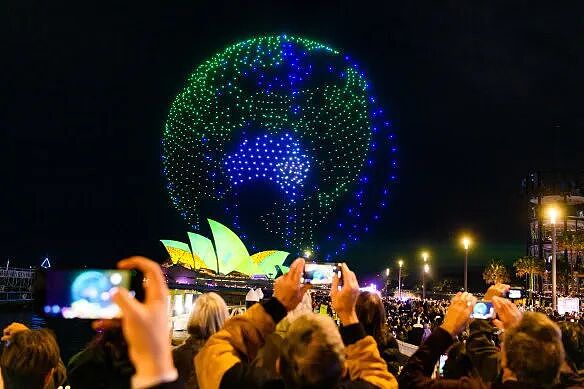 Vivid Sydney突发重大事故！89架无人机集体“翻车”坠海，官方紧急叫停...（组图） - 6