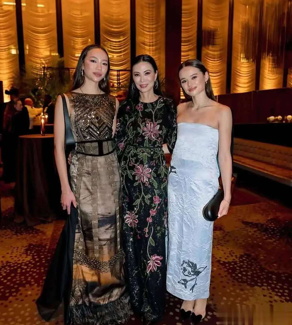 澳媒大亨默多克95岁寿宴，邓文迪带两个女儿坐主桌！特朗普送上祝福（组图） - 8