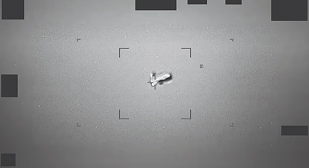 美国公开UFO绝密档案！登月宇航员亲睹神秘光点，战机遭光球追逐（视频/组图） - 9