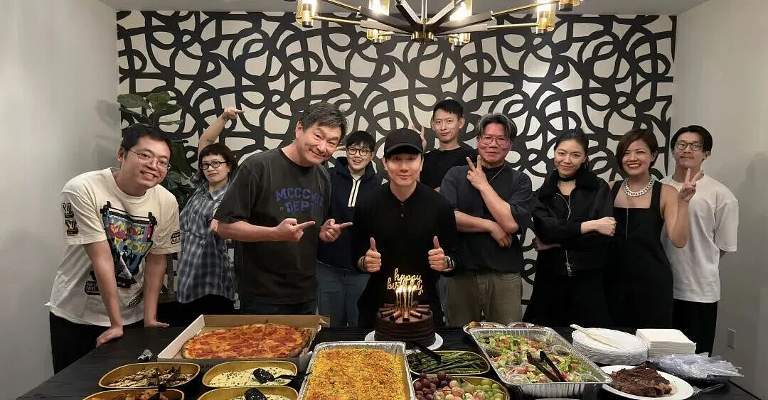 林俊杰45岁庆生小21岁女友缺席，曾自曝心脏抱恙需每日服药（组图） - 2