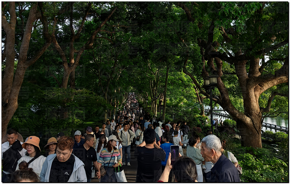 肉贴肉，人挤人！五一长假首日，中国各大景点已爆（组图） - 15