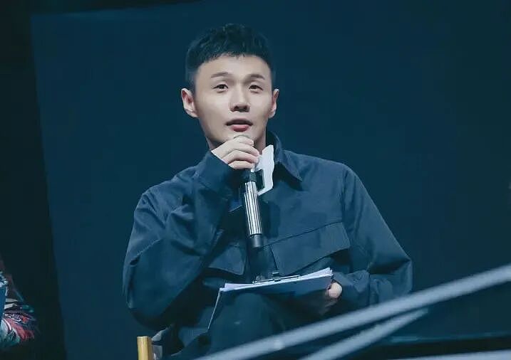 翻车！李荣浩声讨单依纯引火烧身，旧作抄袭实锤被扒穿！自证清白反遭群嘲，双标操作引全网怒怼！ - 5