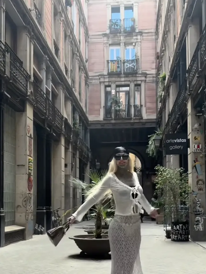 “全球纹身最多女性”手术改造太惊悚!几经生死不愿停,称是终生追求? - 10