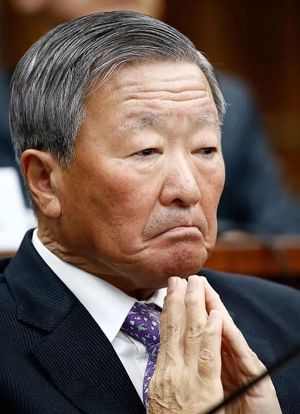 LG家族炸裂内讧!老掌门一份遗嘱骗了妻子和亲女儿,遗产全留给养子?真狠啊...(组图) - 2