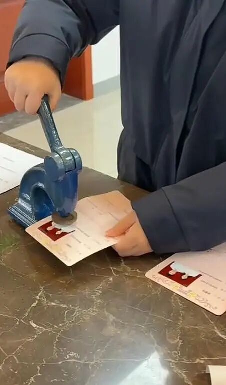 百亿豪门出轨丑闻爆光，为给私生子落户，雇同姓男子与情妇假结婚！妻子手握铁证撕开内幕 - 1