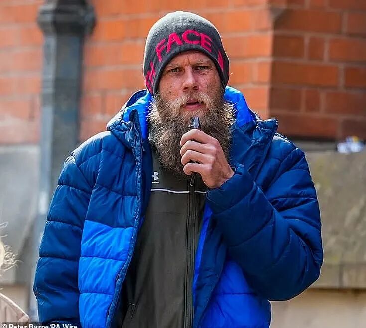 为满足变态兽欲，英国男子下药迷晕妻子，伙同他人轮奸！作案时间长达20年（组图） - 13
