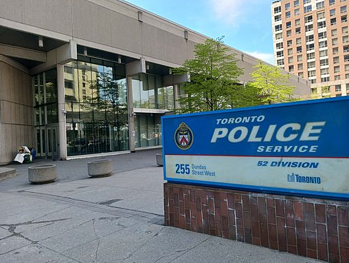 网友炸锅！多伦多亚裔女子在街头遭3名白人用“辱华词语”骚扰！该不该反击？（组图） - 7