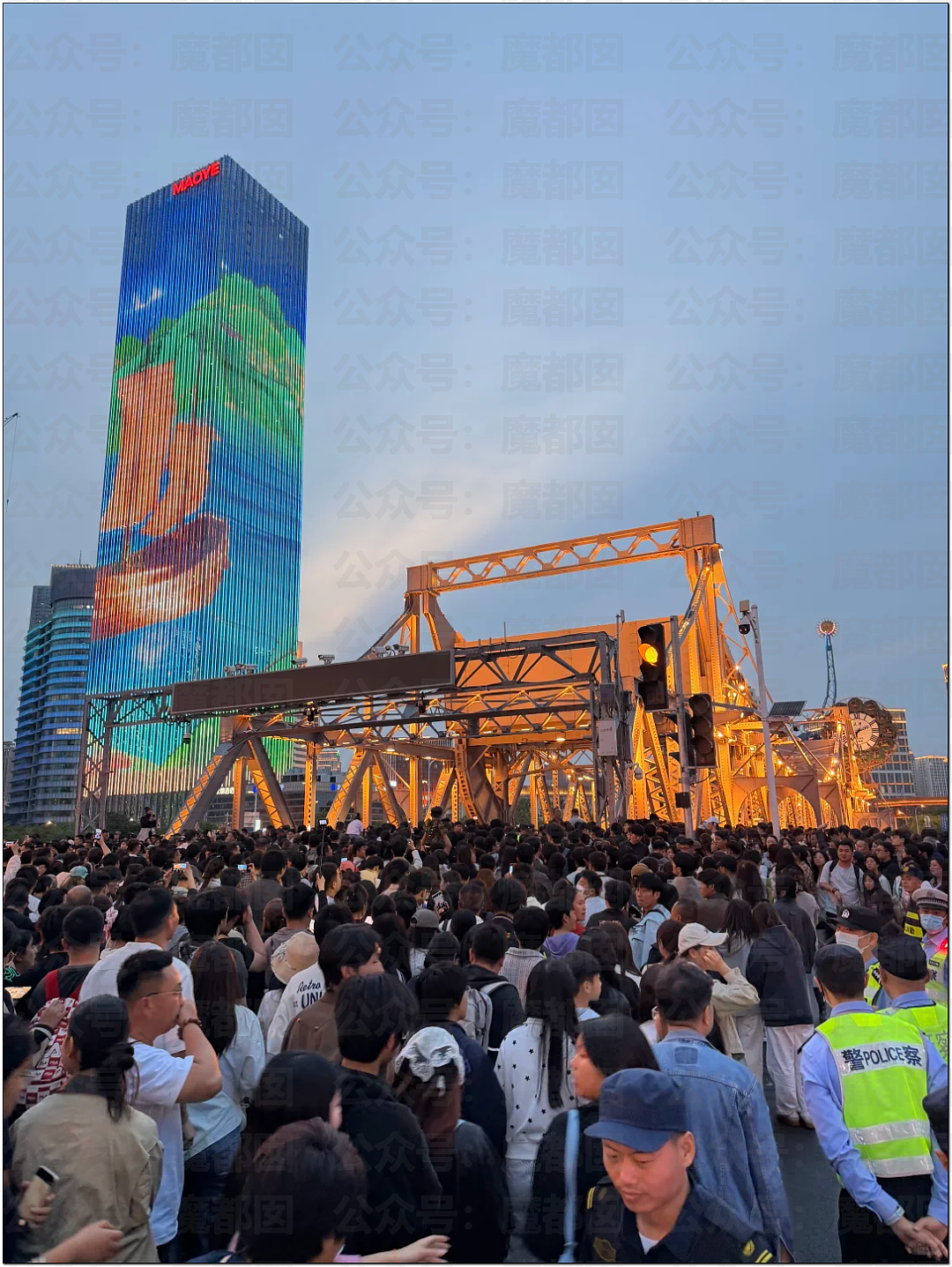 肉贴肉，人挤人！五一长假首日，中国各大景点已爆（组图） - 96