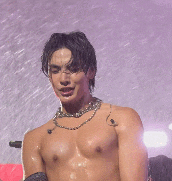 35度暴晒下万人街头上演“湿身诱惑”，东南亚人到底在狂欢什么？（组图） - 7