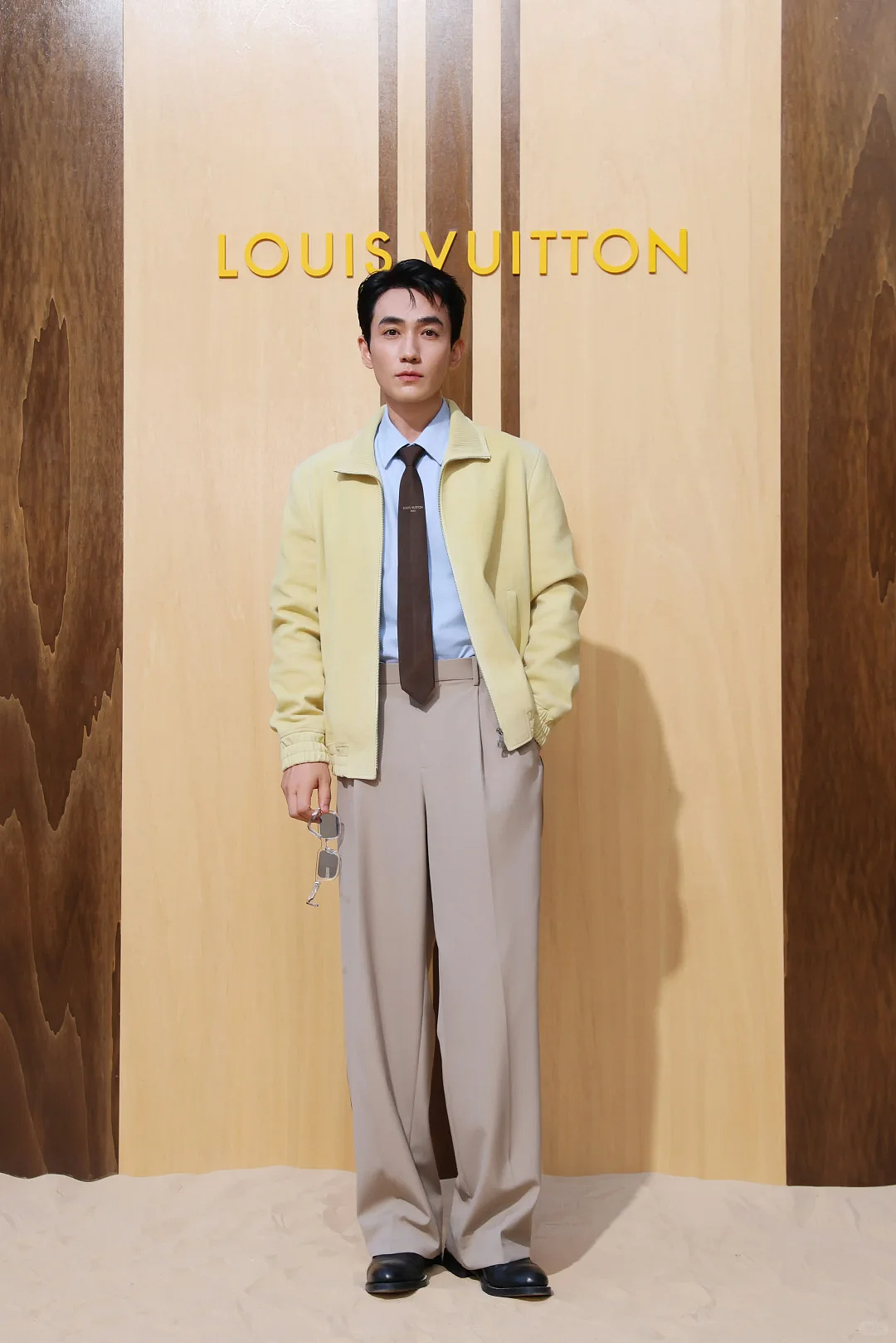 Prada这次的“丑衣服”,许光汉穿上也救不了…… - 5